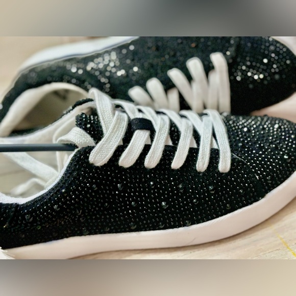 Black Very G Rhinestone Sneakers - various sizes with boxes - Giftable ! - Picture 2 of 9
